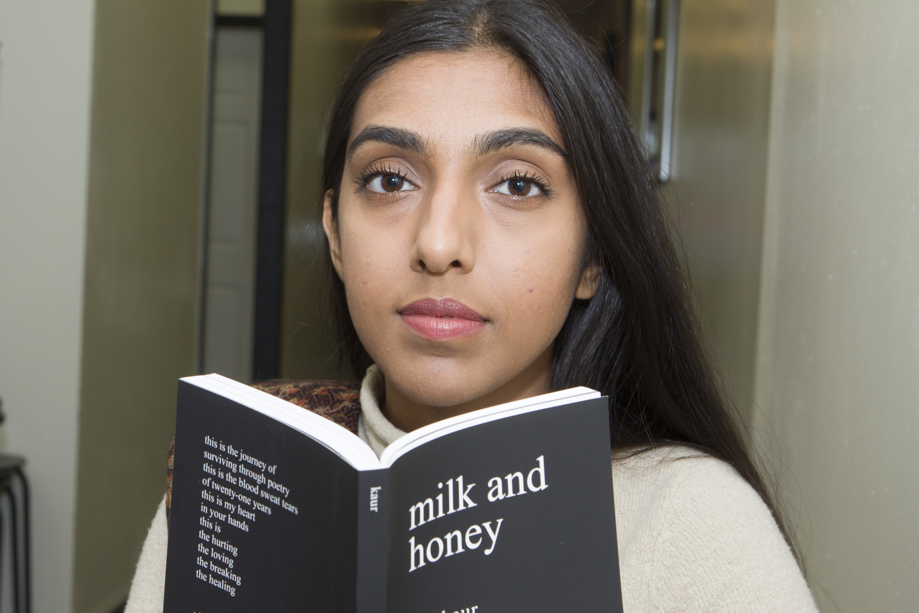 Rupi Kaur, autrice di Milk and Honey